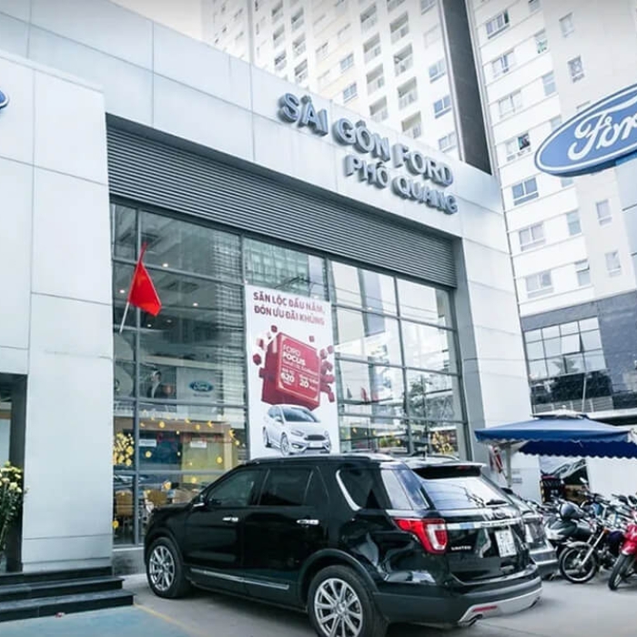 Showroom FORD Phổ Quang