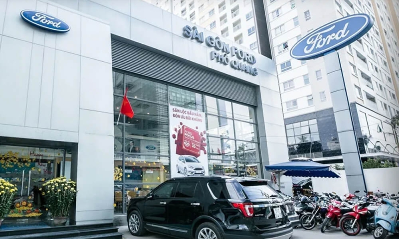 Showroom FORD Phổ Quang