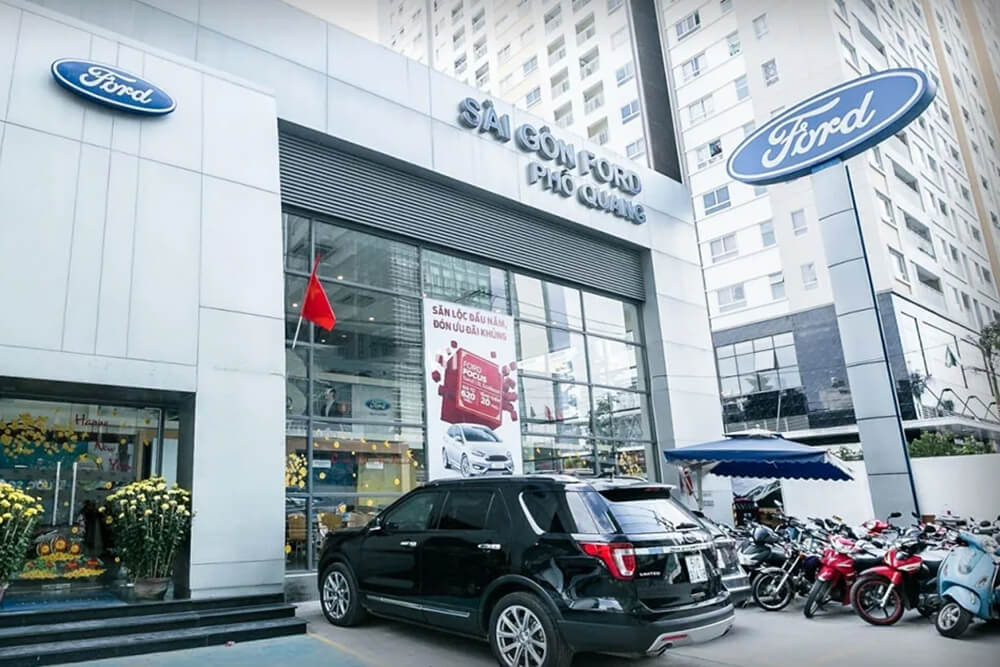 Showroom FORD Phổ Quang